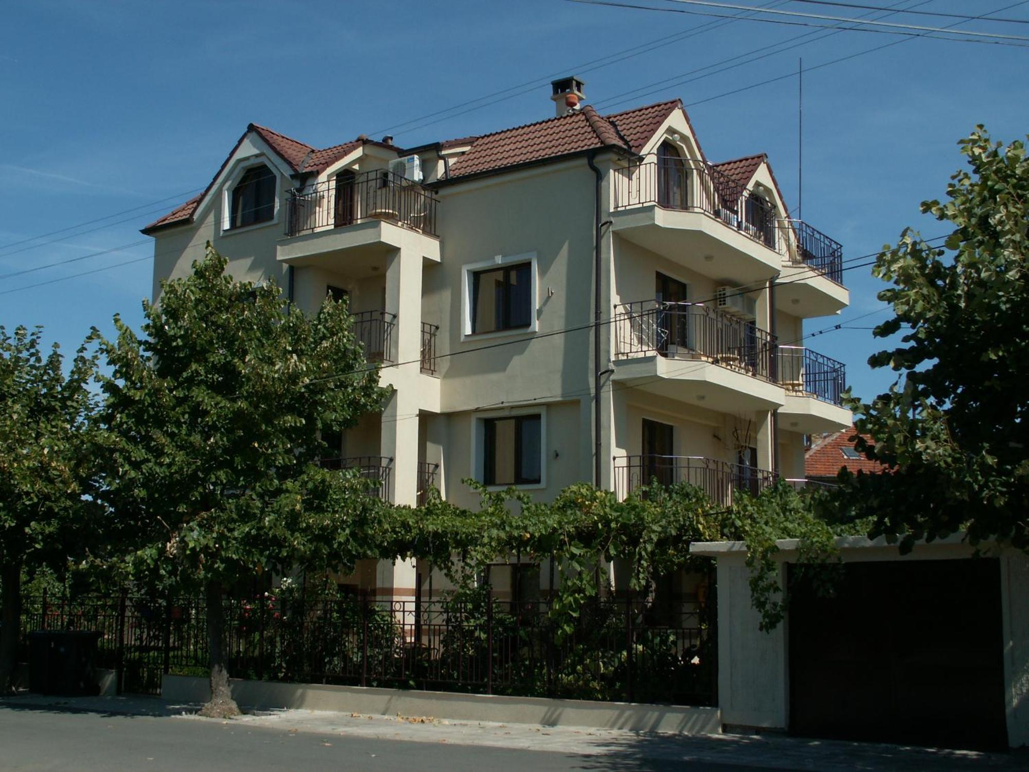 Family Hotel Bellehouse 체르노모레츠 외부 사진