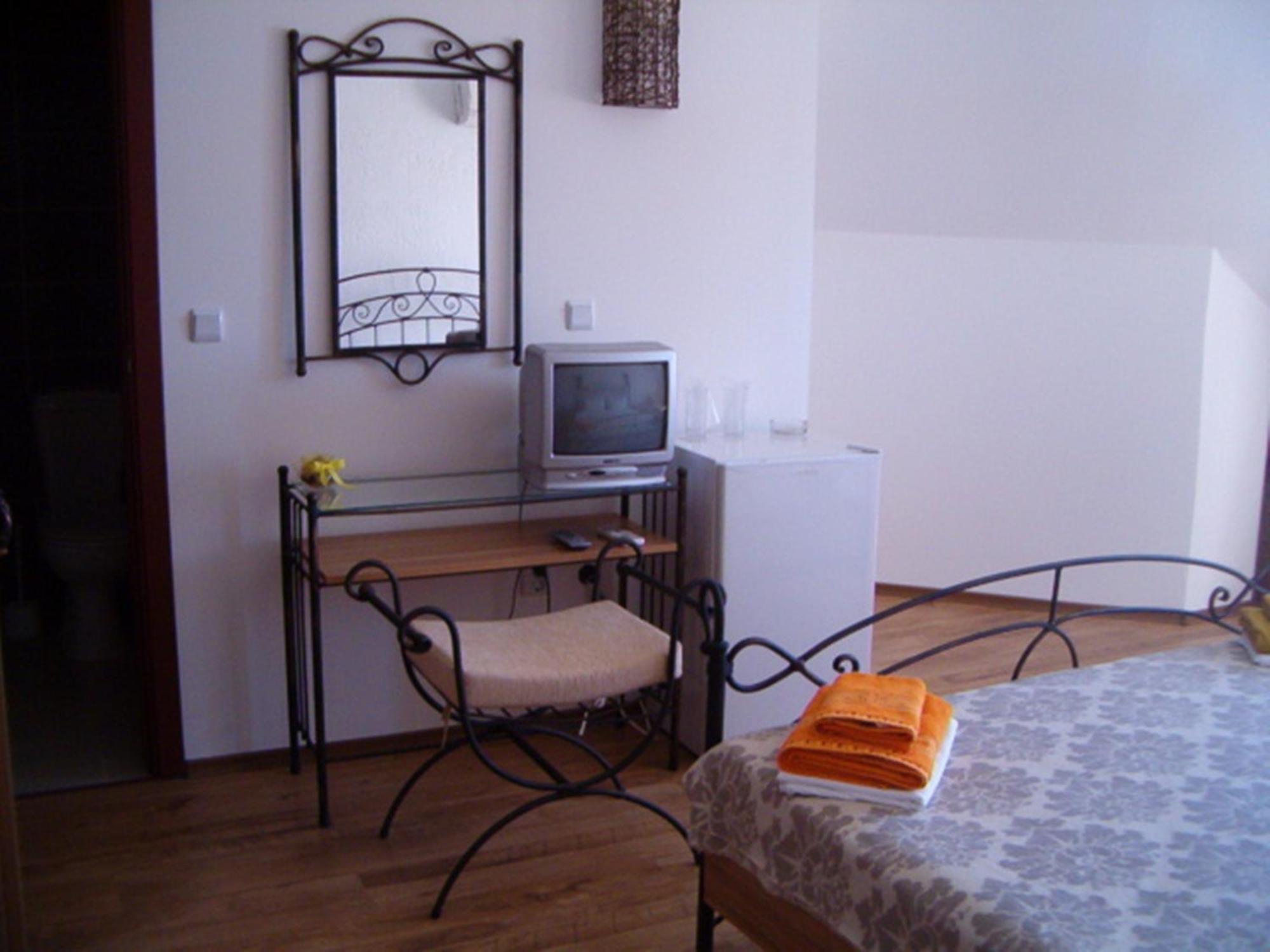Family Hotel Bellehouse 체르노모레츠 객실 사진